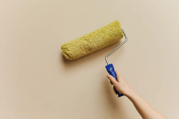 Pintar a Fachada da Casa em Setembro: Como Aproveitar os Últimos Dias de Sol Antes do Inverno
